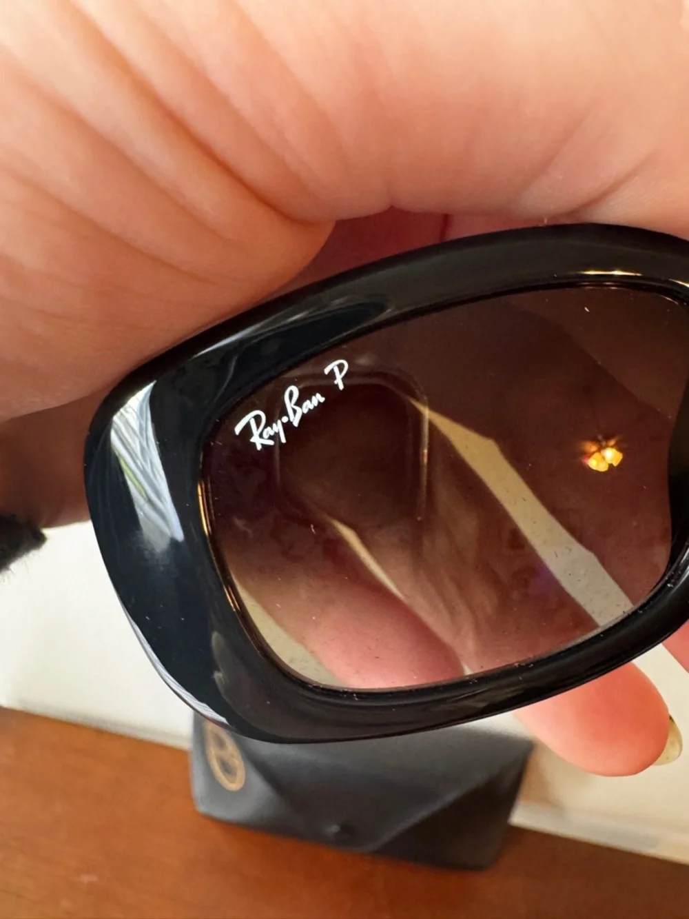 Authentic Ray-Ban RB4122 Black Polarized Sunglasses w/ Case & Cleaning Kit